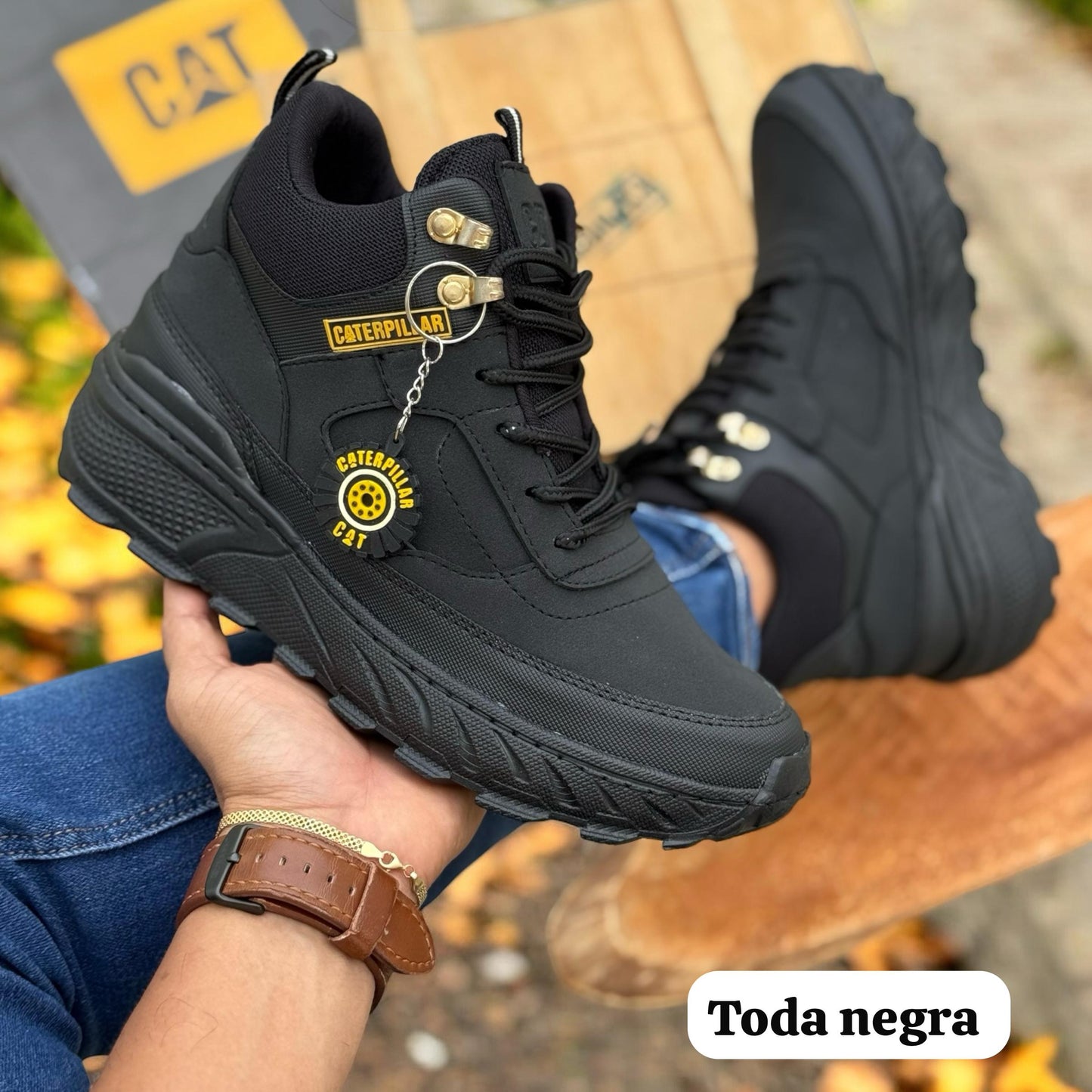 👟✨ Botas Deportivas Avellana