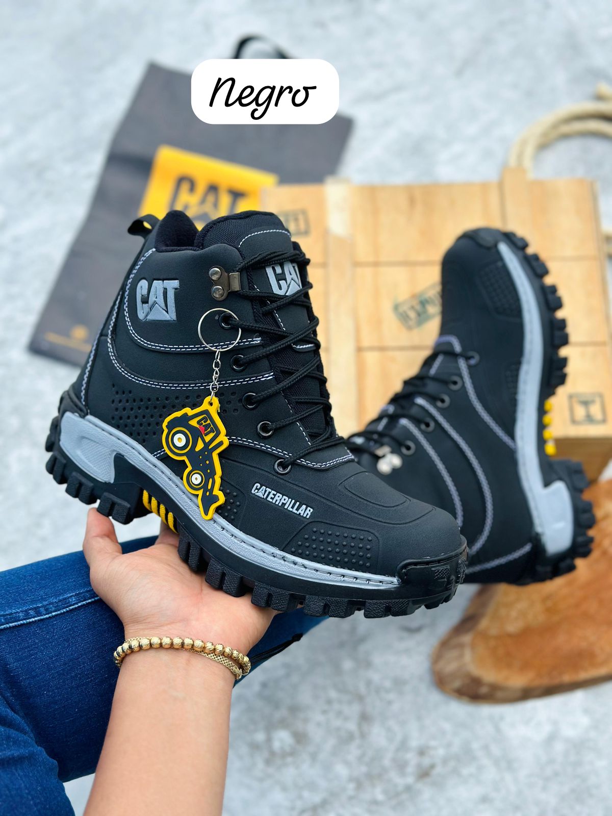 Botas DM Noir Supreme